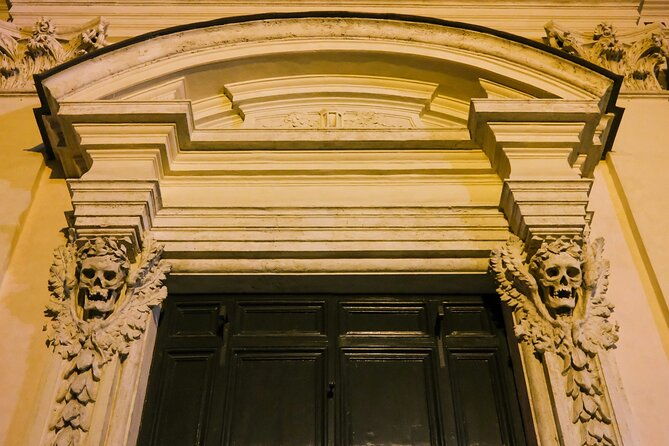 combo-romes-bone-crypts-tour-romes-dark-side-ghost-tour