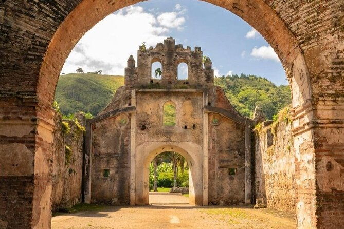 combo-tour-irazu-volcano-orosi-valley-ujarras-ruins