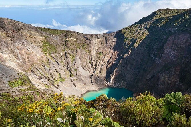 combo-tour-irazu-volcano-orosi-valley-ujarras-ruins