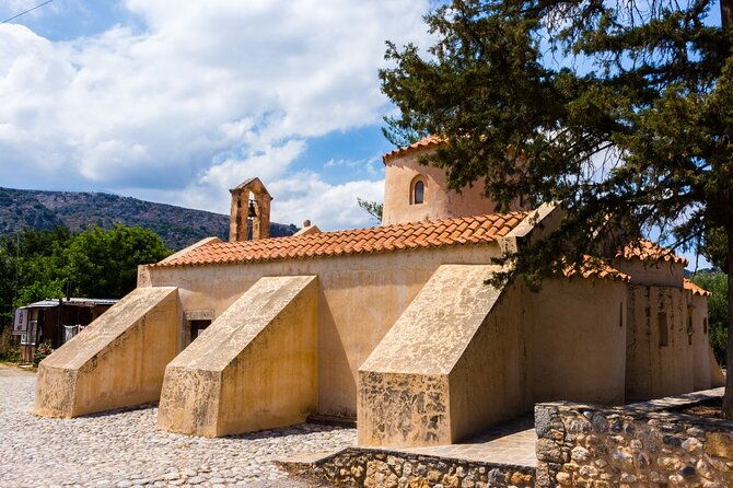 combo-tour-knossos-lasithi-plateau-lasinthos-olive-mill-farm