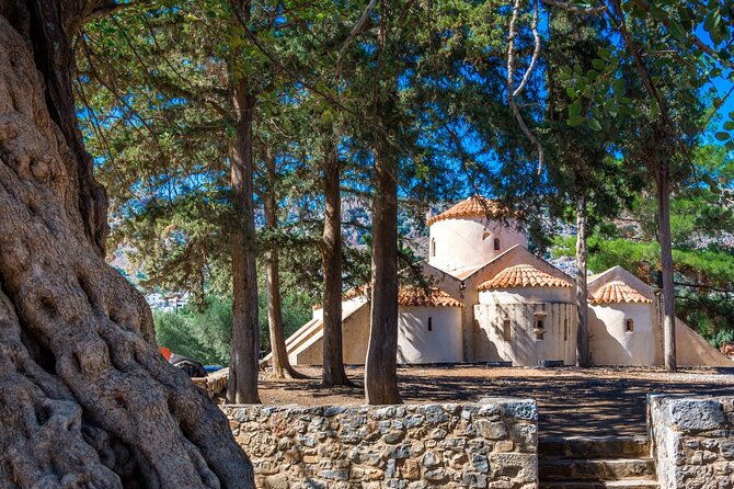 combo-tour-knossos-lasithi-plateau-lasinthos-olive-mill-farm