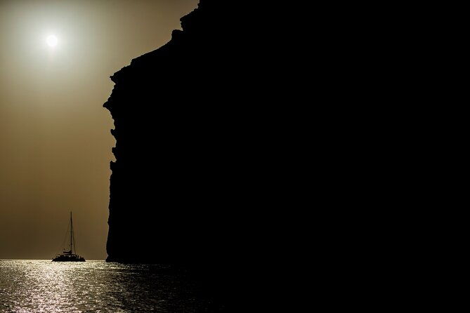 comfort-max-catamaran-caldera-cruise-with-bbq-and-drinks