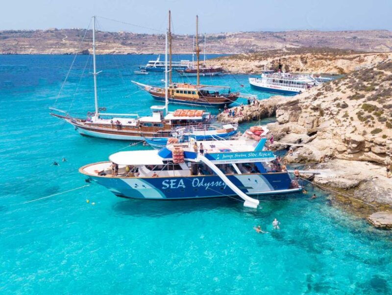 comino-blue-lagoon-crystal-lagoon-and-seacaves-tour