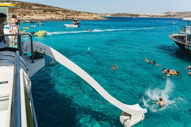 comino-blue-lagoon-crystal-lagoon-and-seacaves-tour
