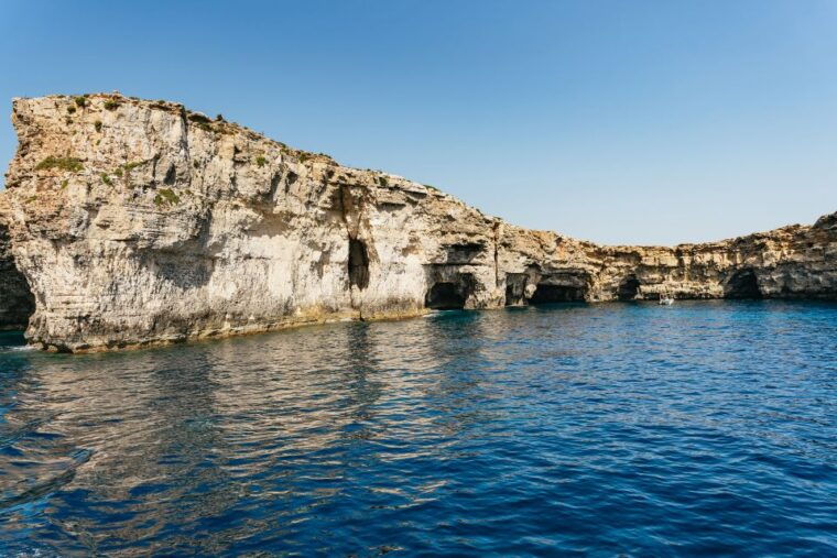 comino-blue-lagoon-crystal-lagoon-and-seacaves-tour