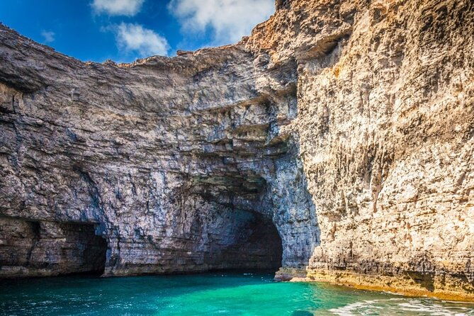 comino-highlights-blue-crystal-lagoon-caves-private-boat-trip-3