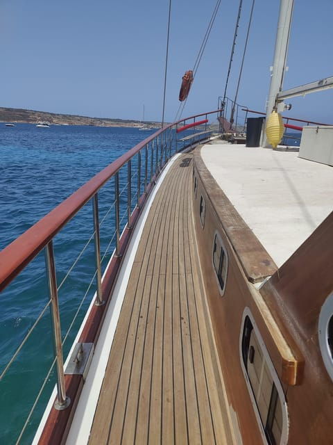 comino-island-blue-lagoon-crystal-lagoon-gozo-caves