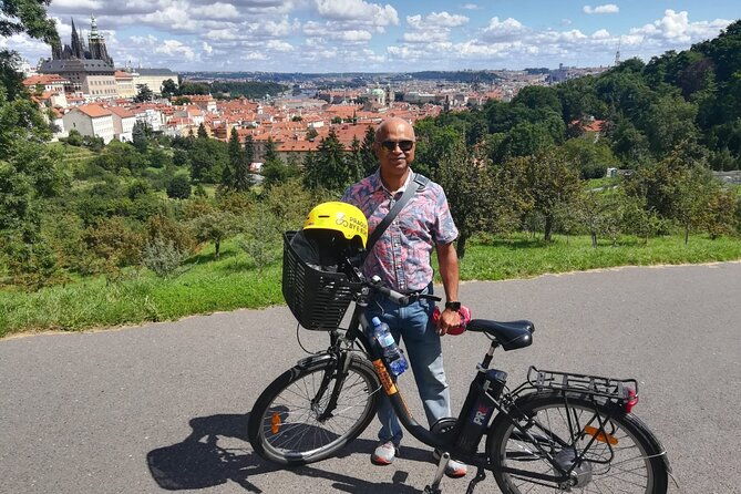 communism-and-world-war-2-prague-city-tour