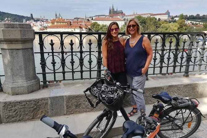 communism-and-world-war-2-prague-city-tour