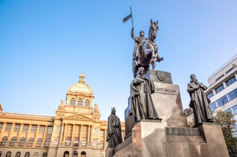 communism-in-prague-private-tour-of-the-old-town-and-museum