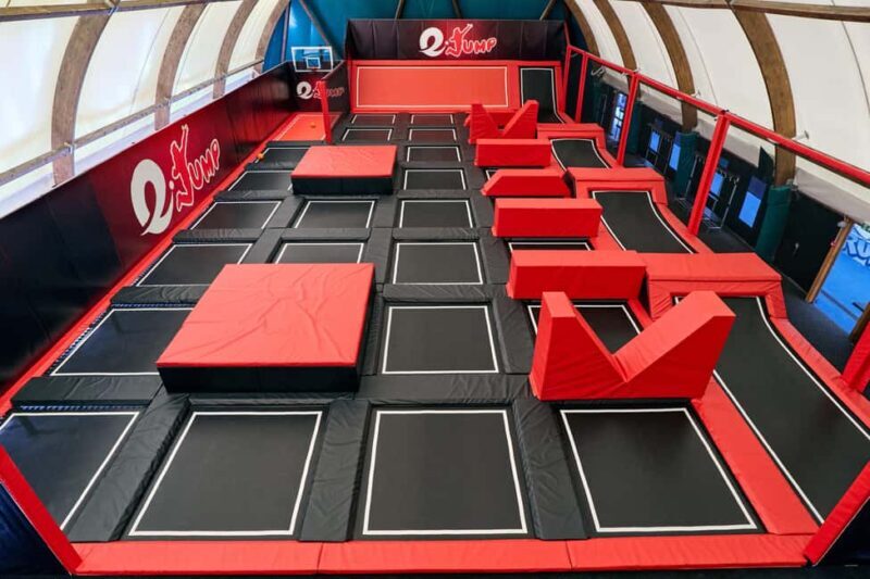 Como: family trampoline park with flexible entry - Key Points