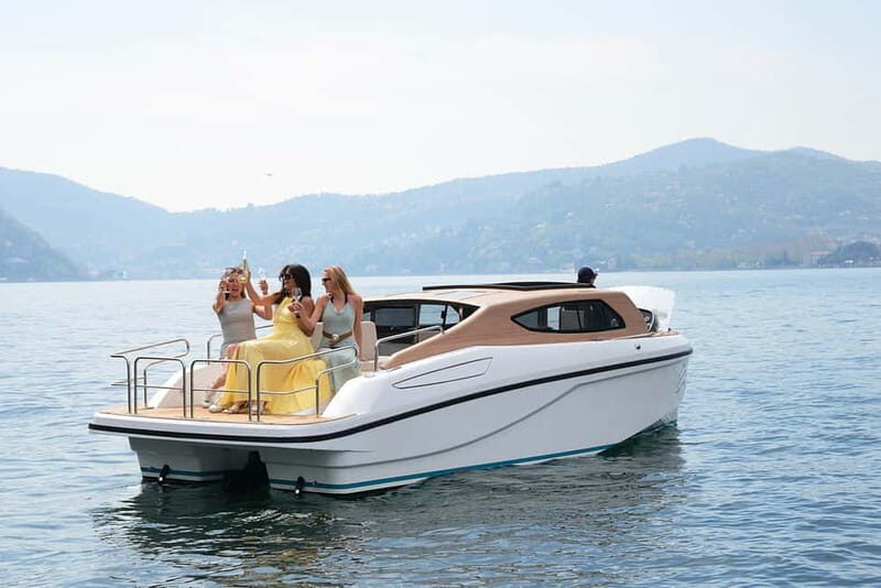 Como: Private Limousine Boat Tour with Multilingual Guide and Aperitif - FAQ