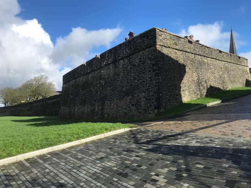 Complete city tour of Derry - FAQs