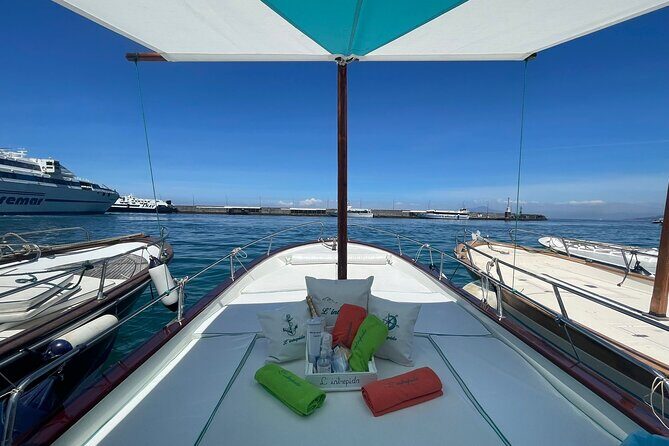 Complete Private Guided Two Hour Tour of the Coast of Capri - A Closer Look at the Experience