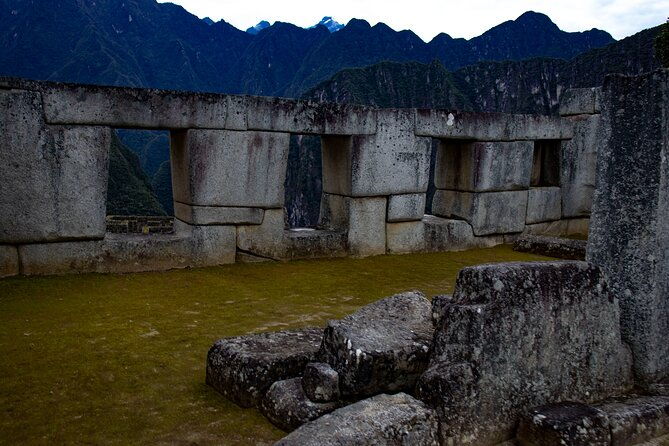 complete-tour-from-cusco-to-machu-picchu-by-train