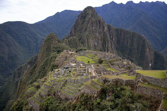 complete-tour-from-cusco-to-machu-picchu-by-train