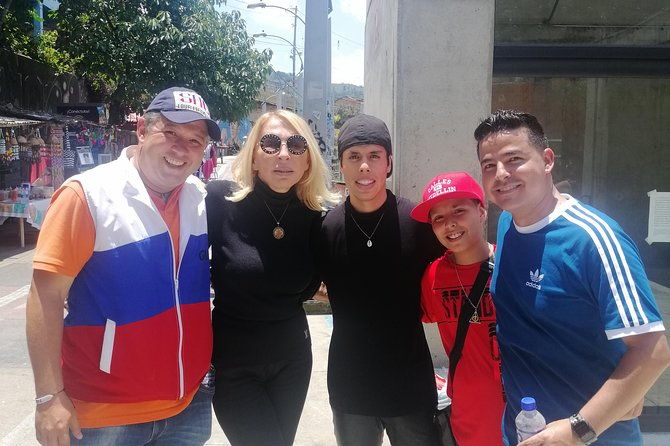 comuna-13-graffiti-tour-and-enjoy-photos-and-videos-with-drone