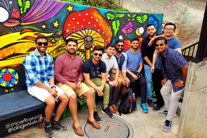 comuna-13-graffiti-tour-with-street-food