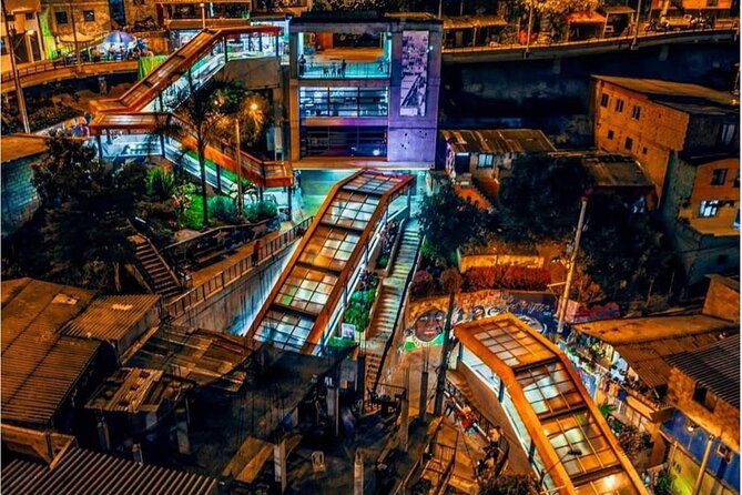 comuna-13-night-time-tour-medellin