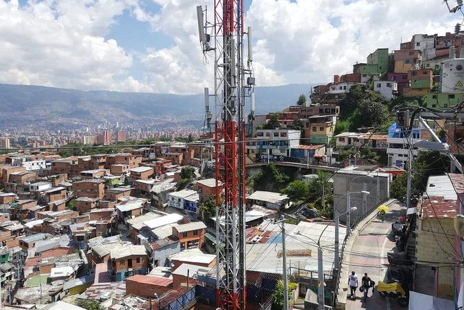 comuna-13-tour-and-cable-car
