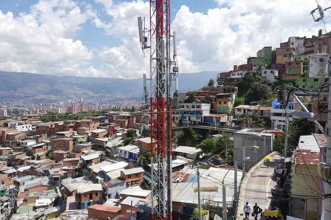 comuna-13-tour-and-cable-car