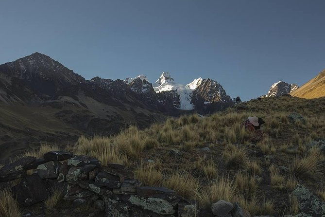 condoriri-mountain-range-and-lagoons-full-day-trekking-spanish-guide