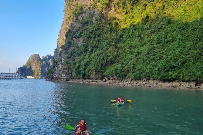 Cong Cruise Full Day Exploration in Halong Bay and Lan Ha Bay - An In-Depth Look at the Tour Experience