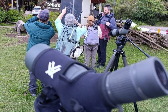 connection-with-nature-guided-hike-in-monteverde