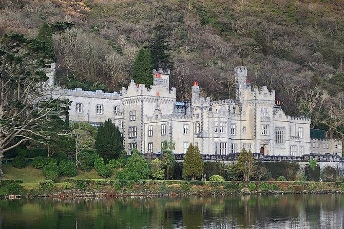 connemara-kylemore-abbey-and-wild-atlantic-way-tour-from-galway-2