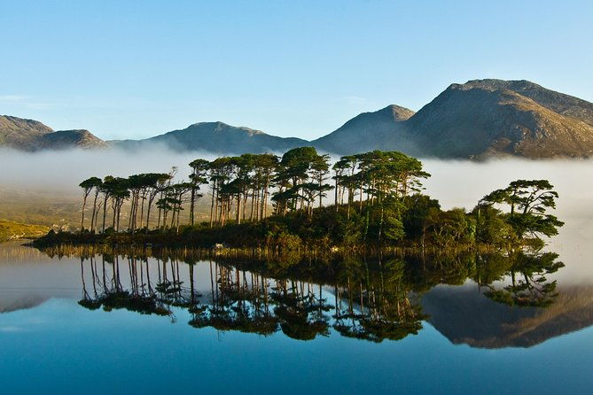 connemara-kylemore-abbey-and-wild-atlantic-way-tour-from-galway