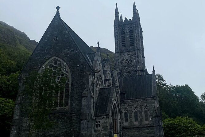 connemara-kylemore-abbey-castles-tour-from-galway