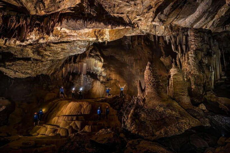 conquer-45km-of-phong-nha-underground-river