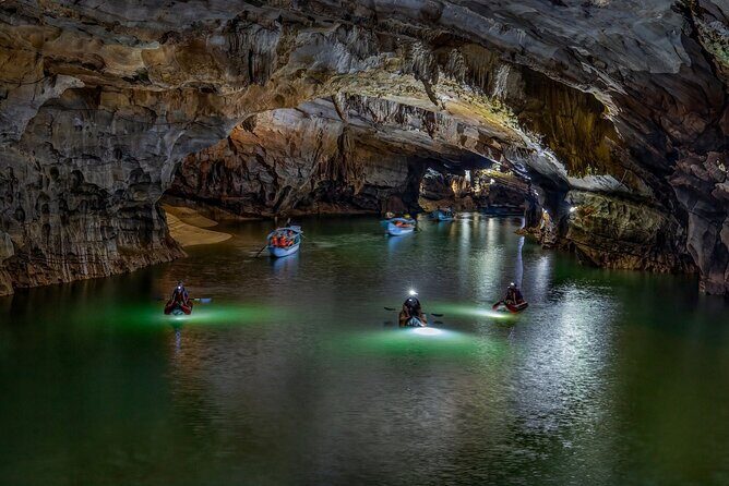 Conquer of Phong Nha Cave 4,5 km by kayaking Group Tour - An In-Depth Look at the Tour Experience