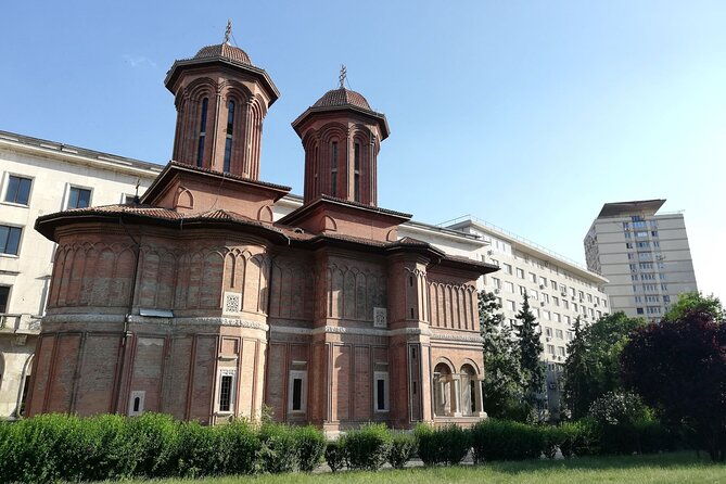 contrasts-of-communism-small-group-walking-tour-in-bucharest