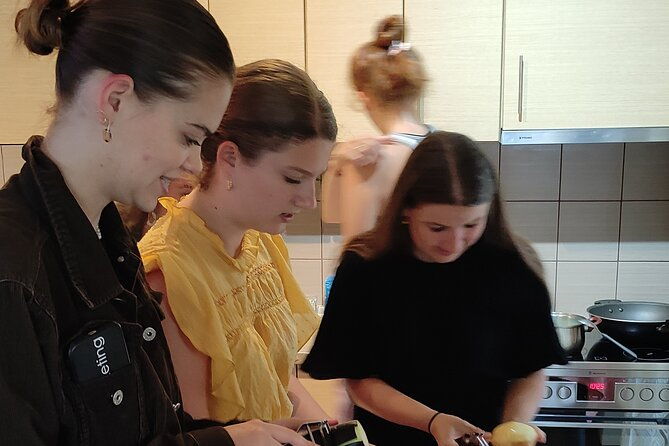 cook-and-dine-with-a-greek-family