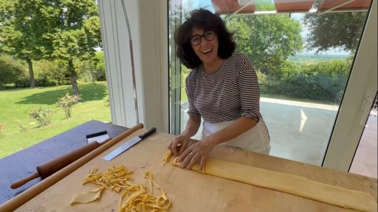 cook-bolognese-dishes-in-a-splendid-villa
