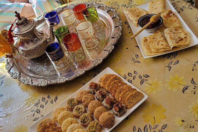 Cook Moroccan Food & Try on Traditional Clothes like a local - Key Points