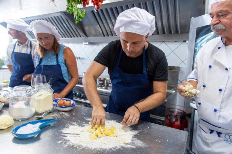 cooking-class-how-to-make-ravioli-tagliatelle-tiramisu