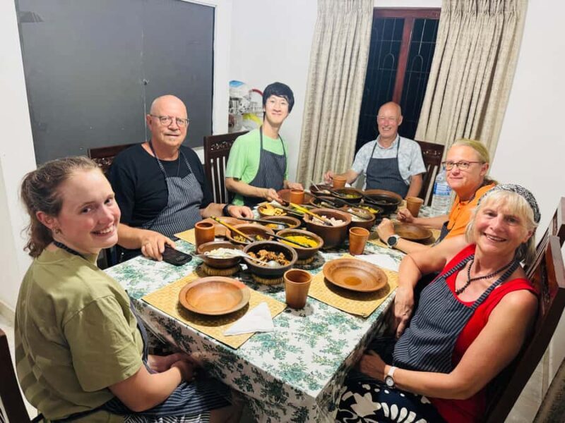 Cooking Class in Sri Lanka with Local Family at House - Cooking Techniques and Dish Creation