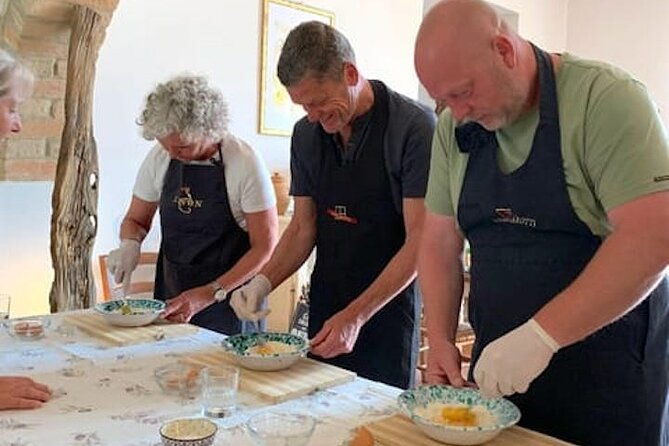cooking-class-of-local-food-in-a-tuscan-farm