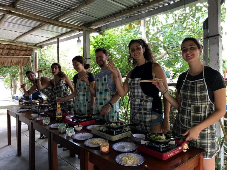 cooking-class-with-pho-and-coconut-basket-boat-tour