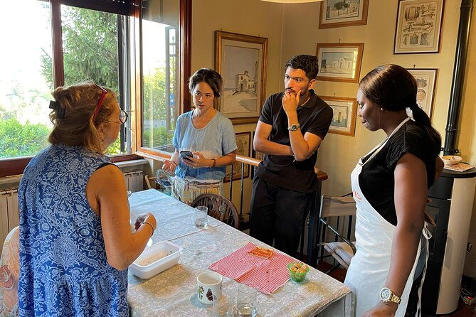 cooking-eating-with-locals-in-their-home-kitchen-in-rome-2
