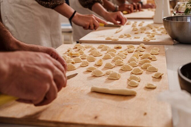 cooking-lesson-in-a-typical-house-in-polignano-with-aperitif