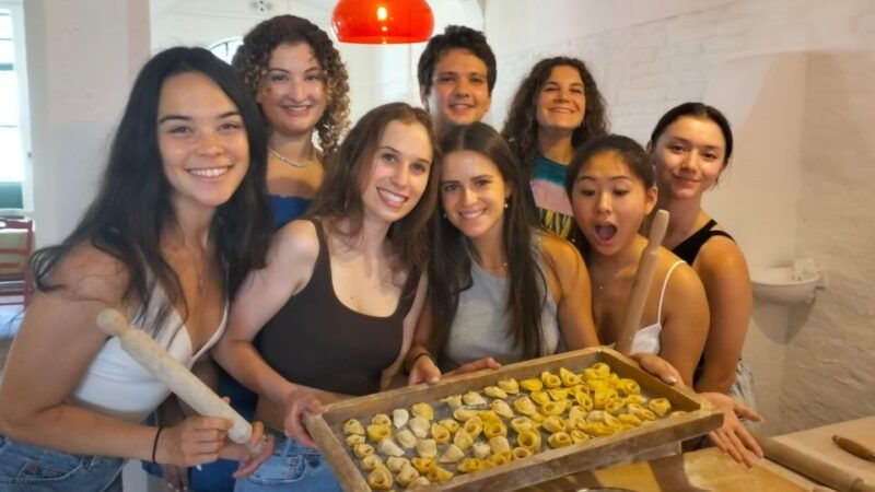 cooking-workshop-dedicated-to-preparation-of-pasta-and-ragu