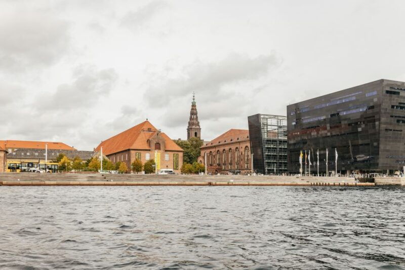 copenhagen-canal-cruise-with-guide