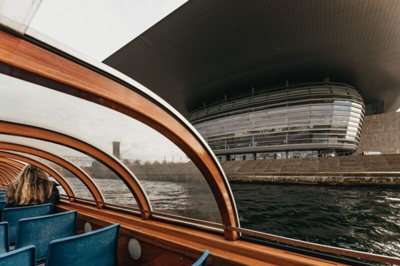 copenhagen-canal-cruise-with-guide