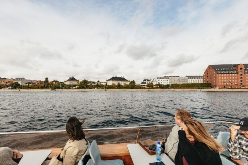 copenhagen-canal-cruise-with-guide