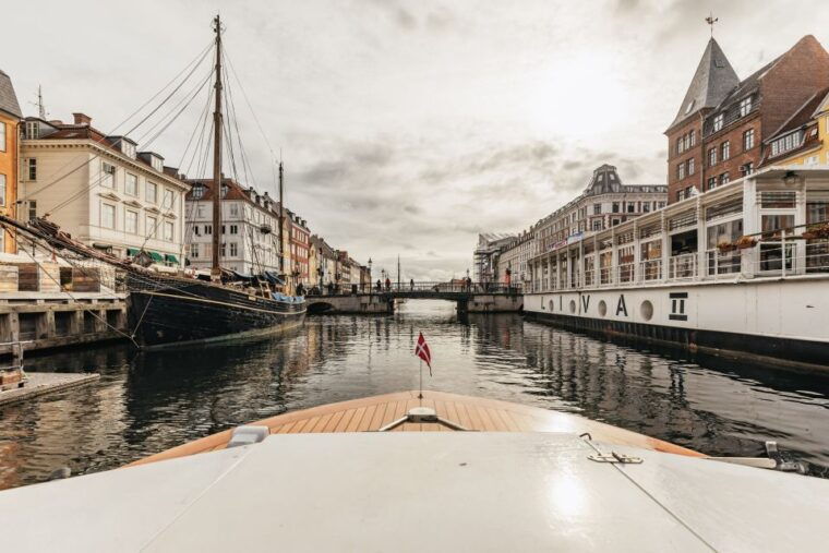 copenhagen-canal-cruise-with-guide