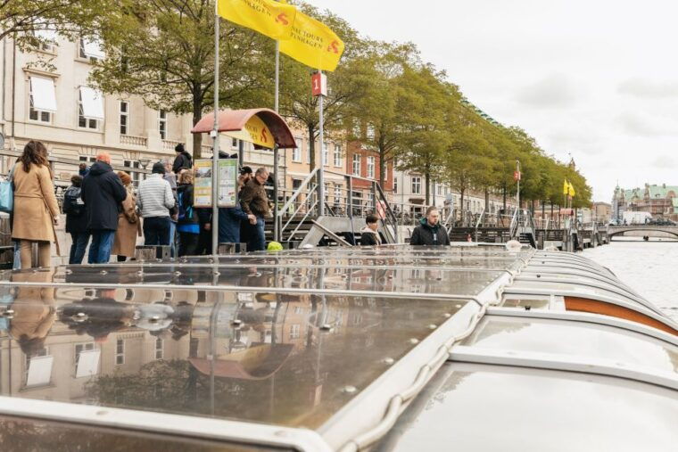 copenhagen-canal-cruise-with-guide
