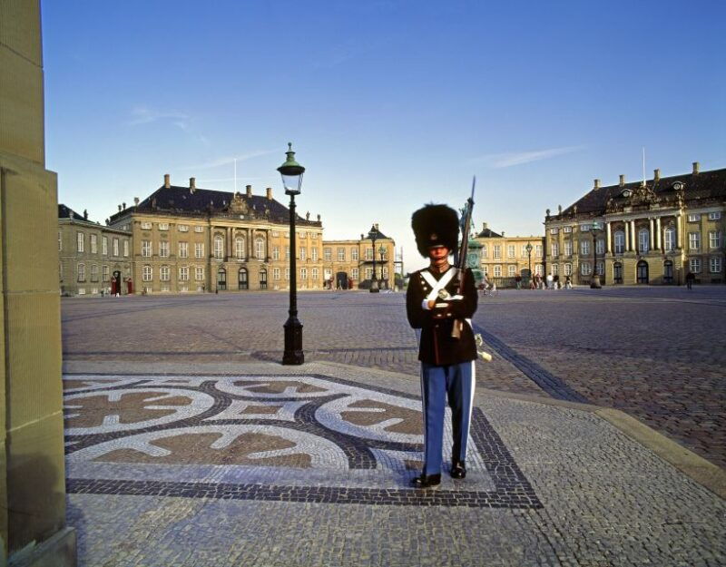 copenhagen-city-highlights-guided-bike-tour